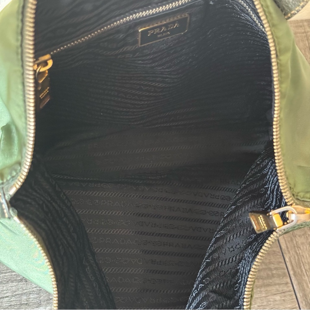 💎AUTHENTIC PRADA NYLON & LEATHER 2 WAY TOTE BAG💎 - Picture 10 of 13